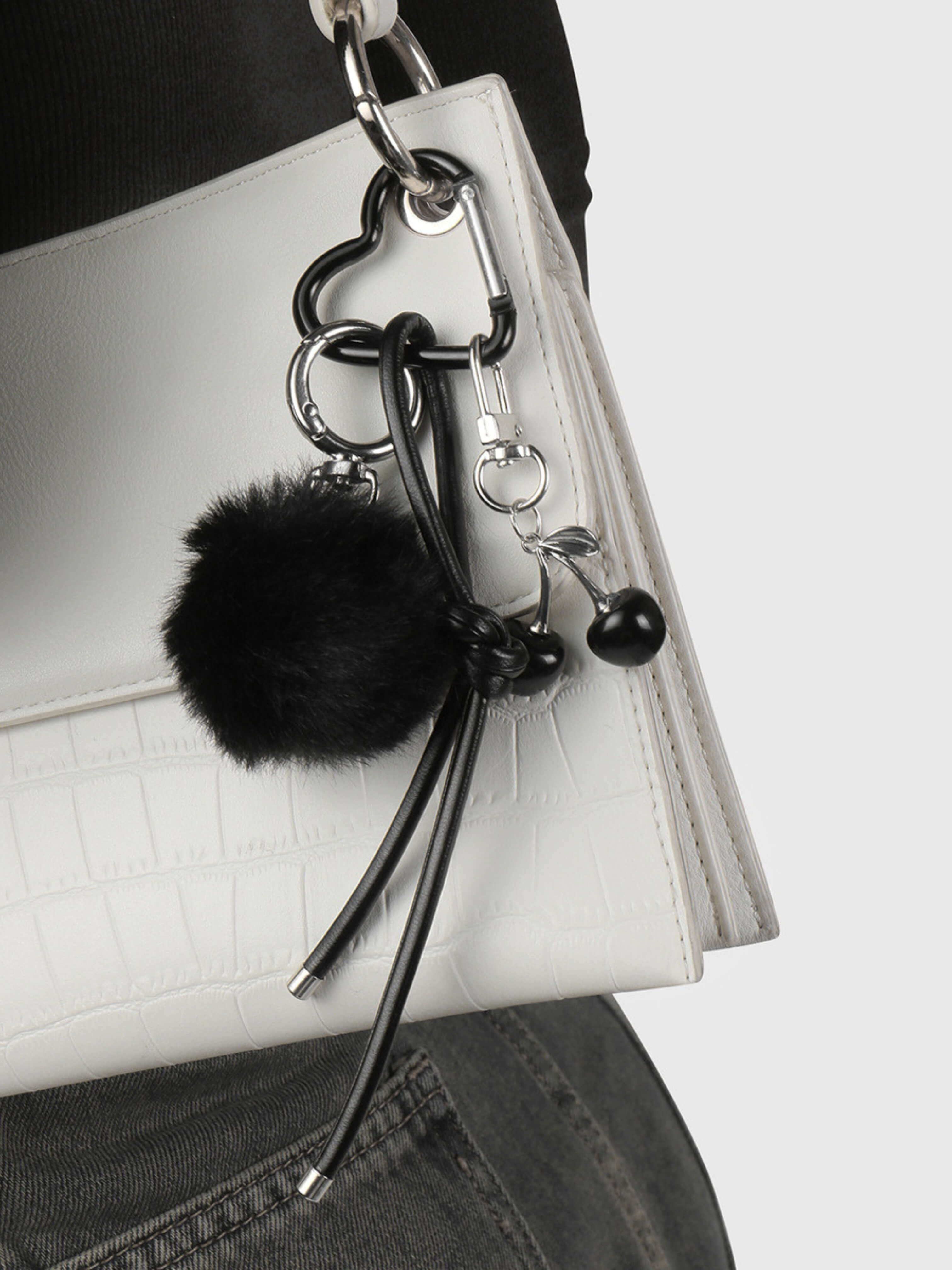 The Midnight Charm Keychain – A Bold Statement of Style