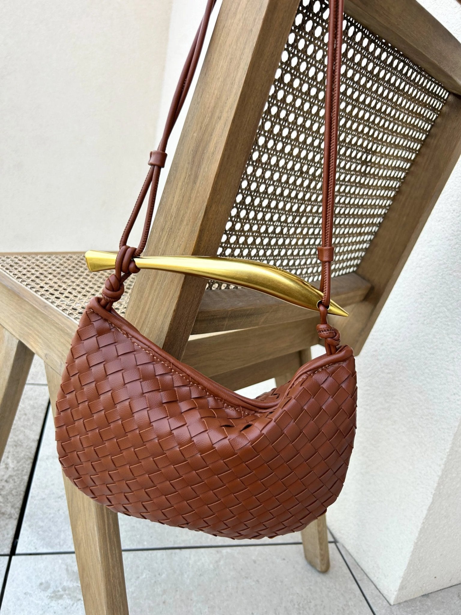 Alexandra – Woven Leather Bag with Sculptural Handle
