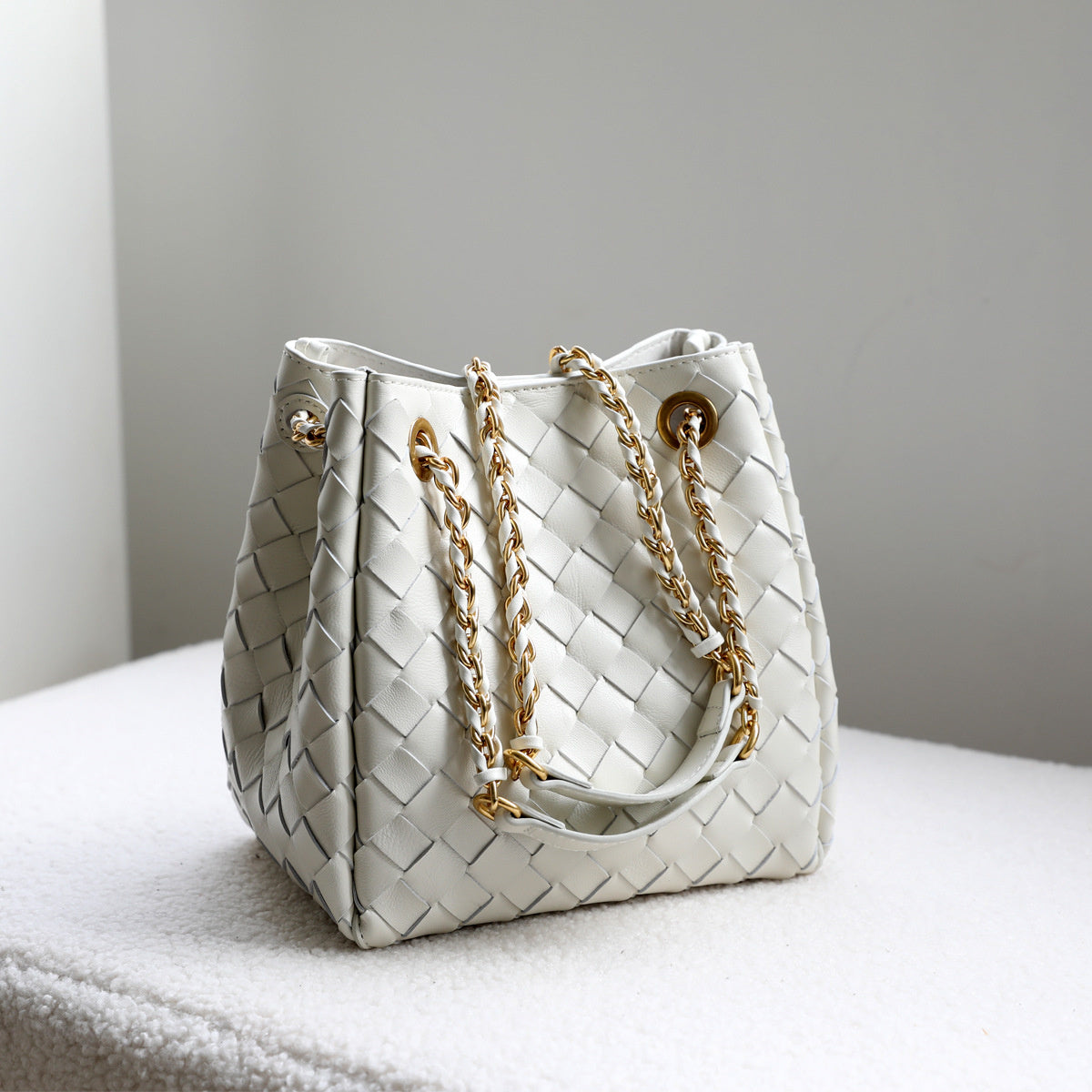 The Elara Woven Tote