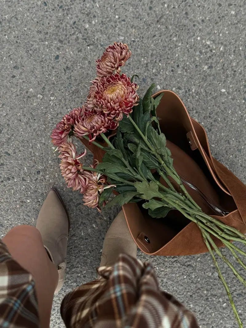 Emily – Suede Shoulder Bag with Soft Finish