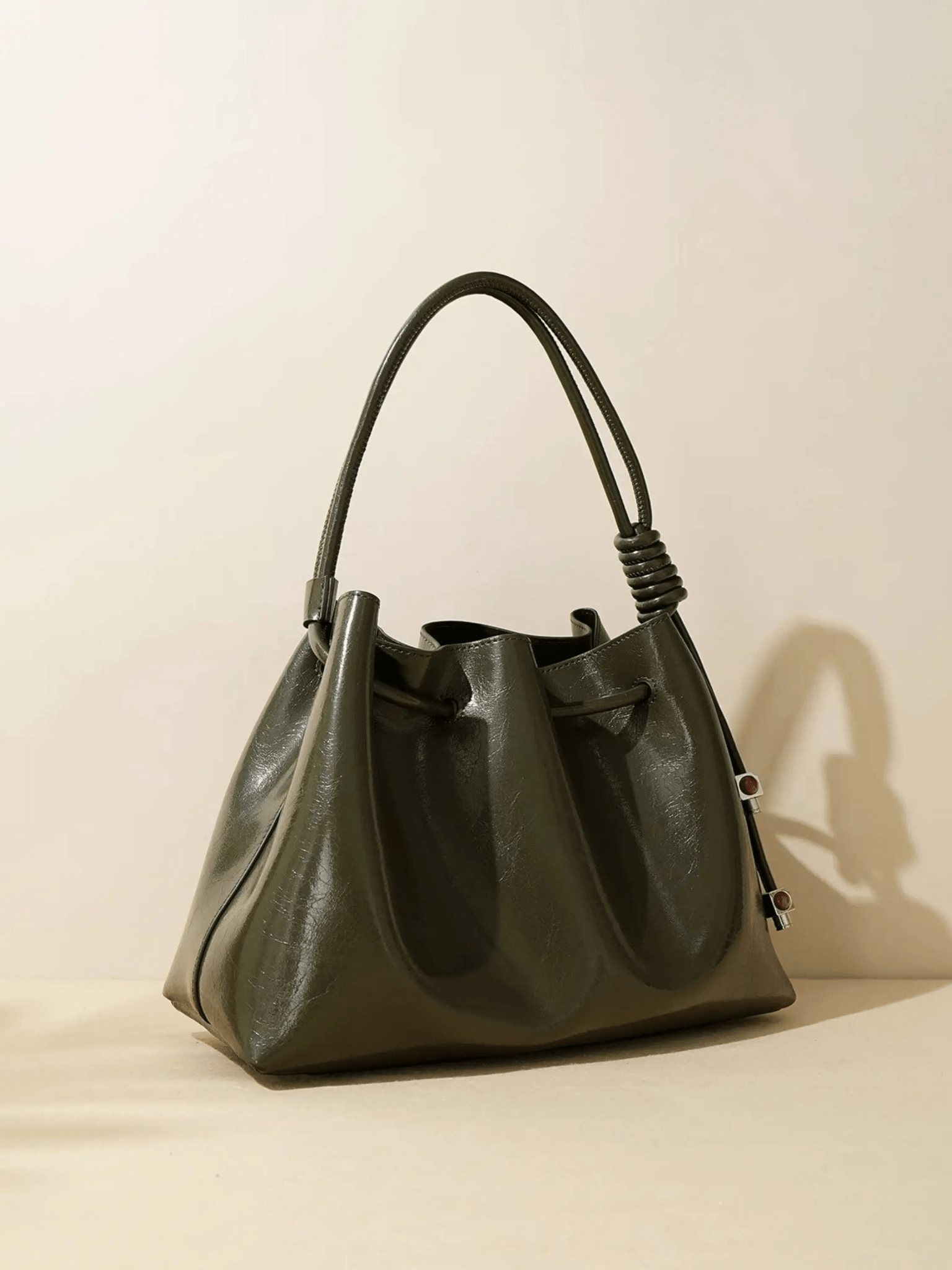 Florence – Glossy Leather Bucket Bag