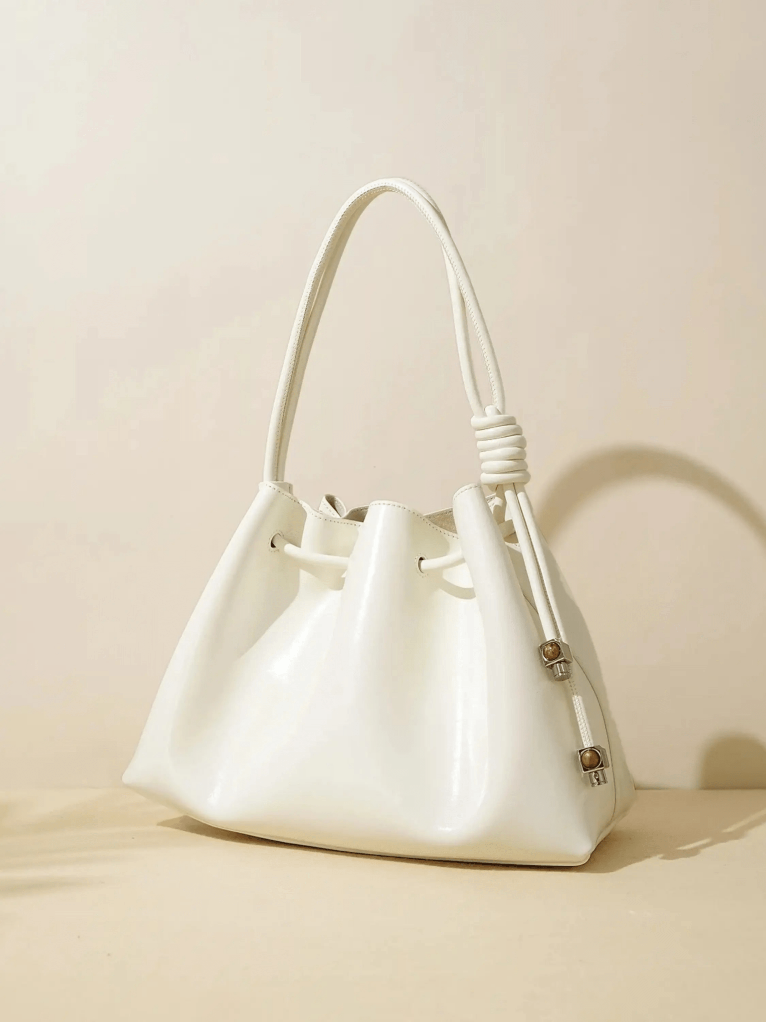 Florence – Glossy Leather Bucket Bag