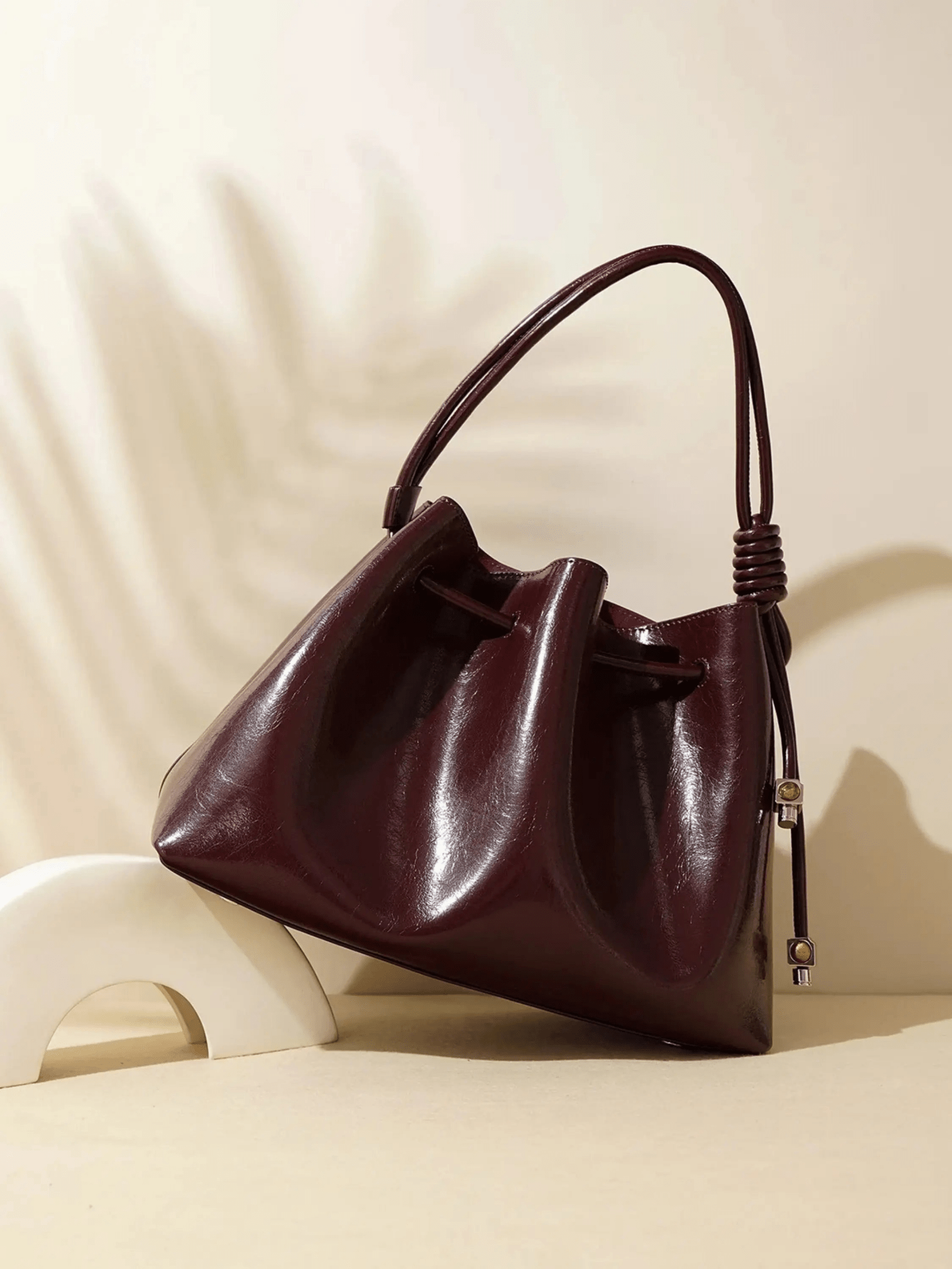 Florence – Glossy Leather Bucket Bag