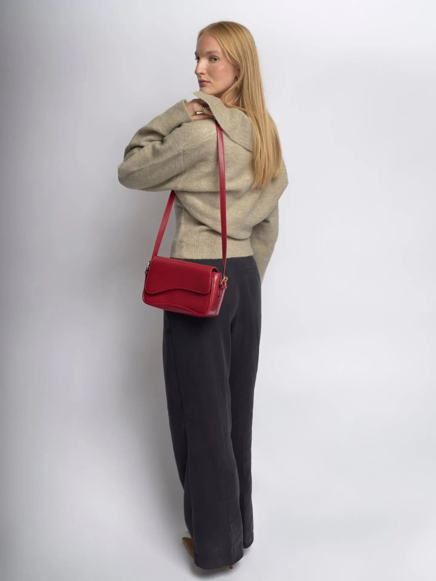 Celeste | Black Leather Shoulder Bag – Sleek & Modern