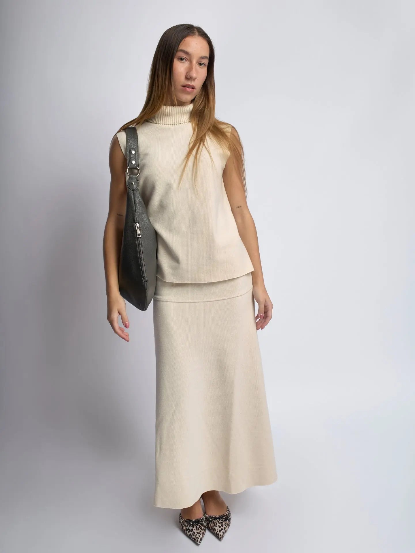 Elegant Black Hobo Bag – Versatile Style for Every Occasion