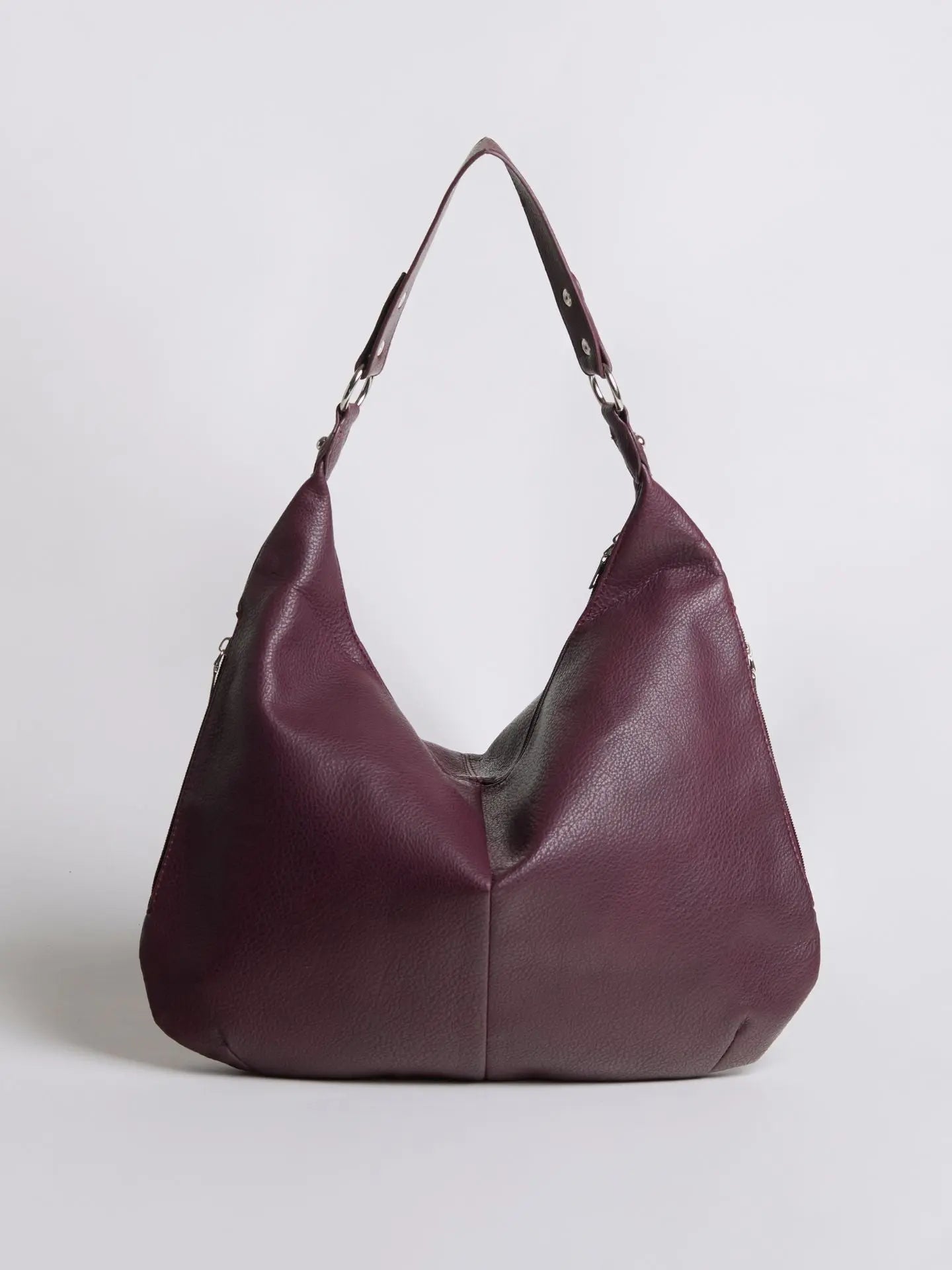 Elegant Black Hobo Bag – Versatile Style for Every Occasion