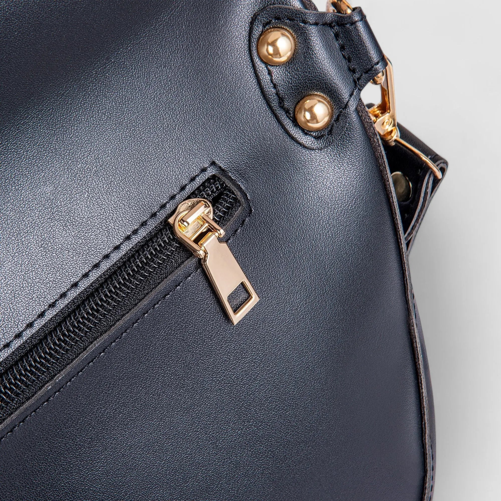 Isla | Contemporary Black Leather Crossbody – Sleek & Stylish