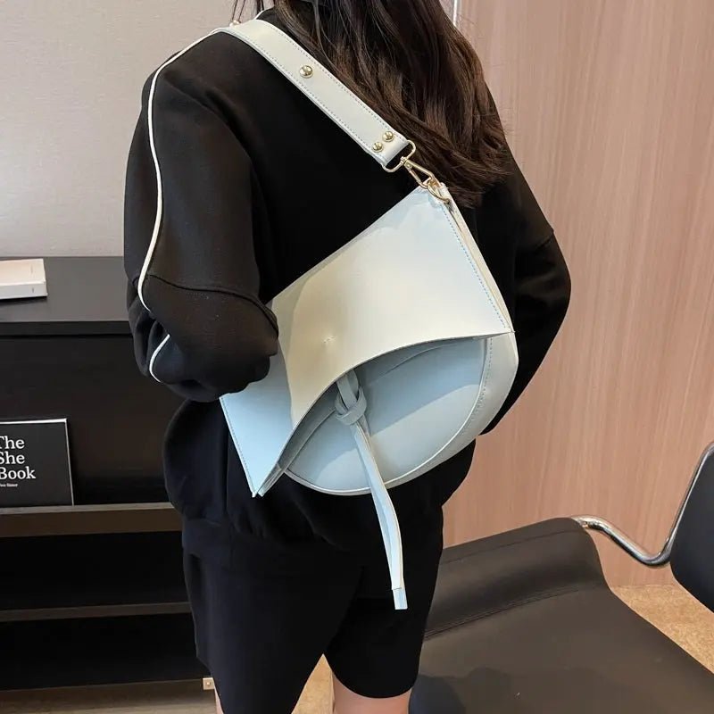 Isla | Contemporary Black Leather Crossbody – Sleek & Stylish