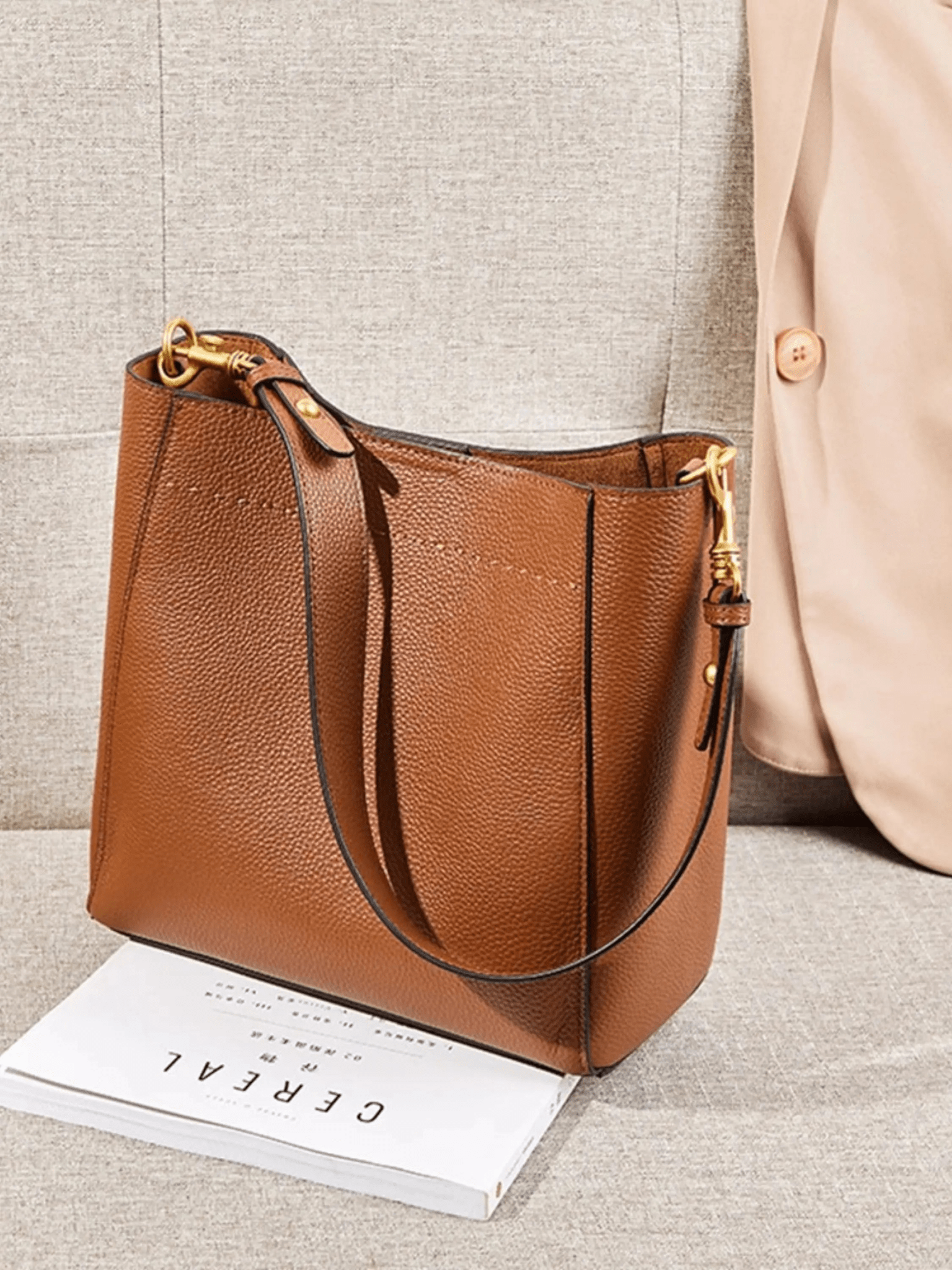 Brown Bucket Shoulder Bag – Classic Simplicity with Everyday Ease