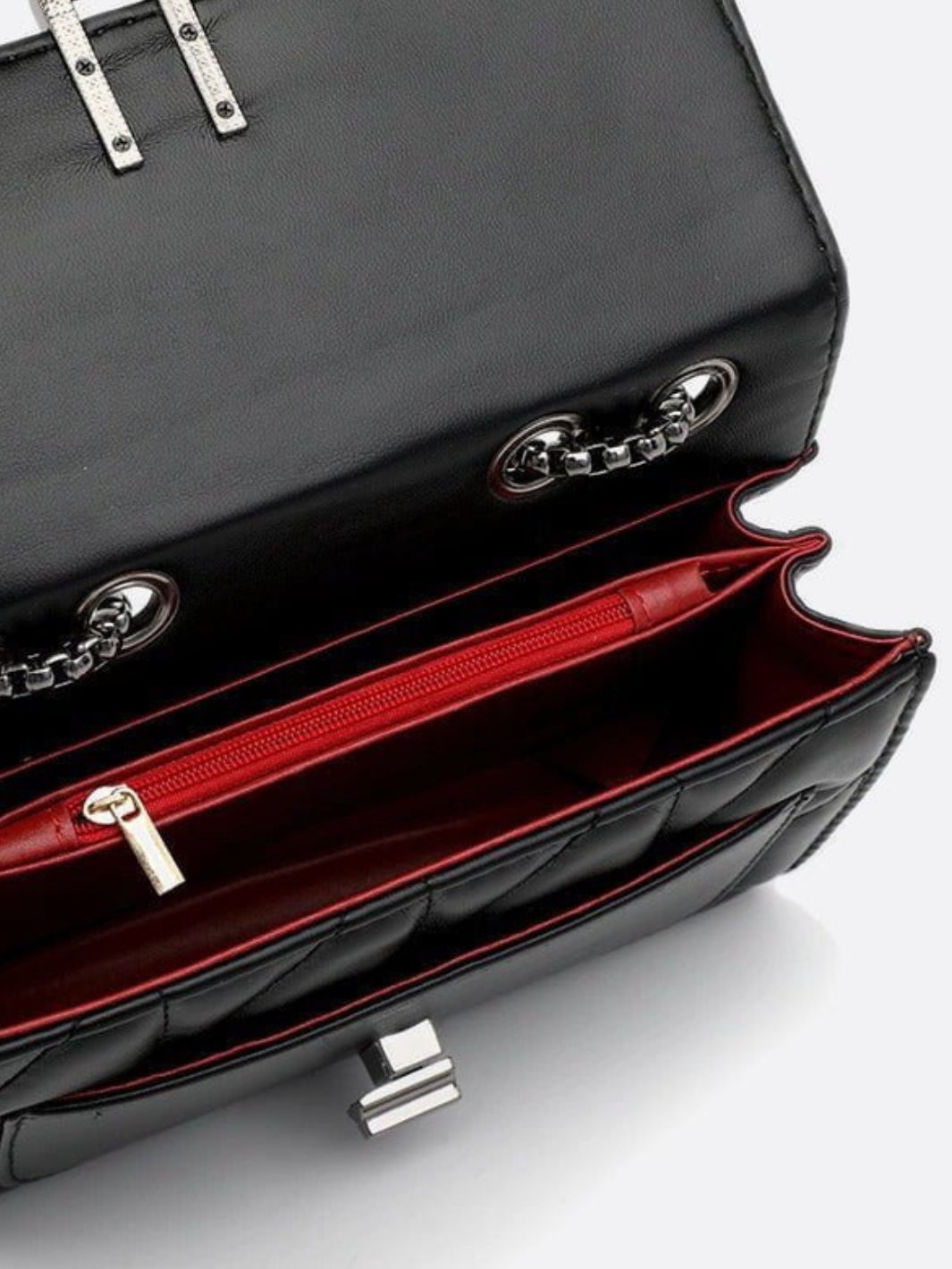 Vivienne | Quilted Black Leather Crossbody – Classic Elegance