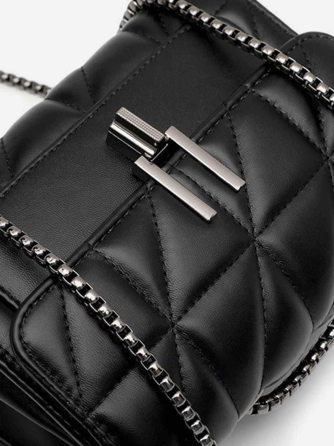 Vivienne | Quilted Black Leather Crossbody – Classic Elegance