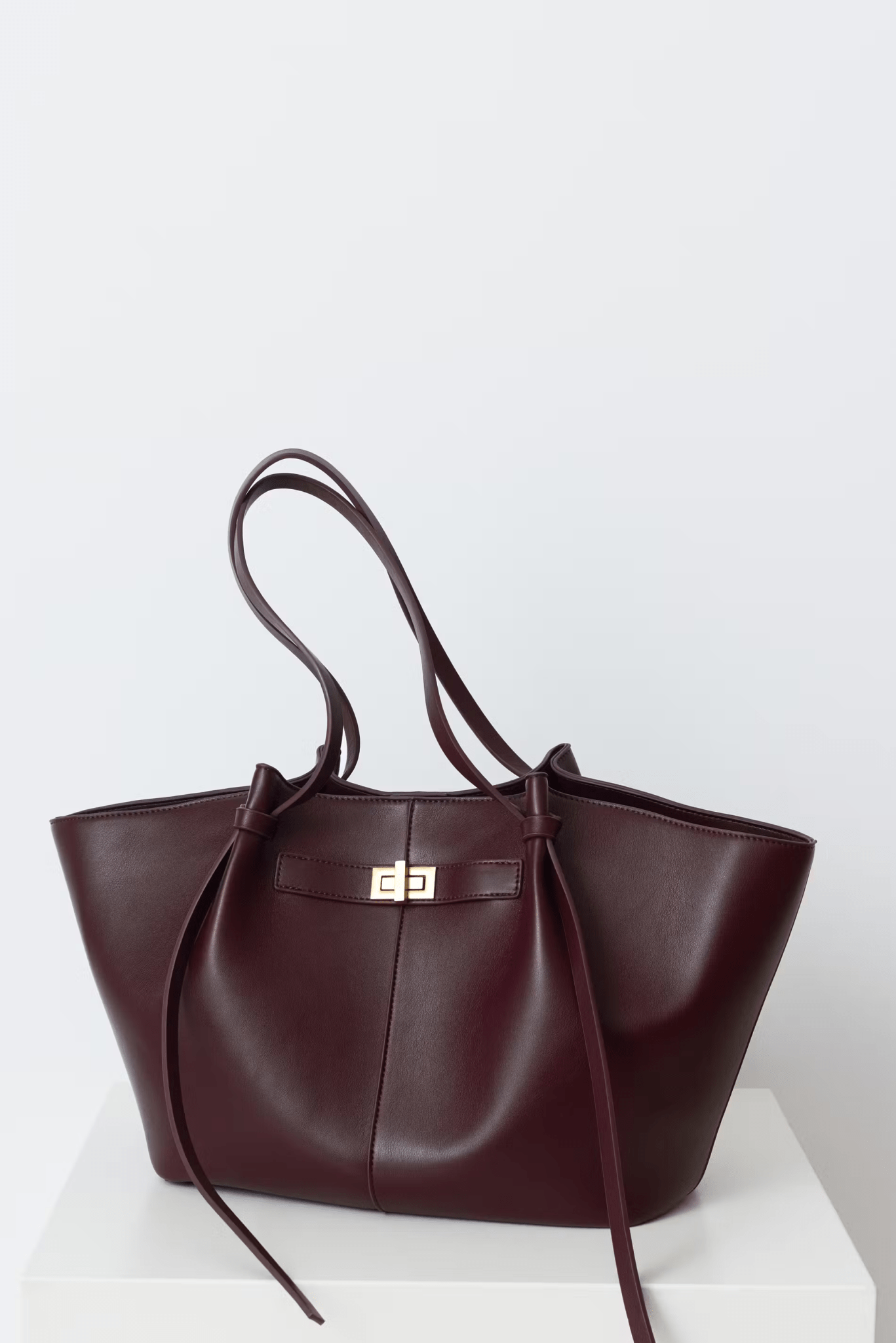 Gerda – Black Leather Shopper Bag