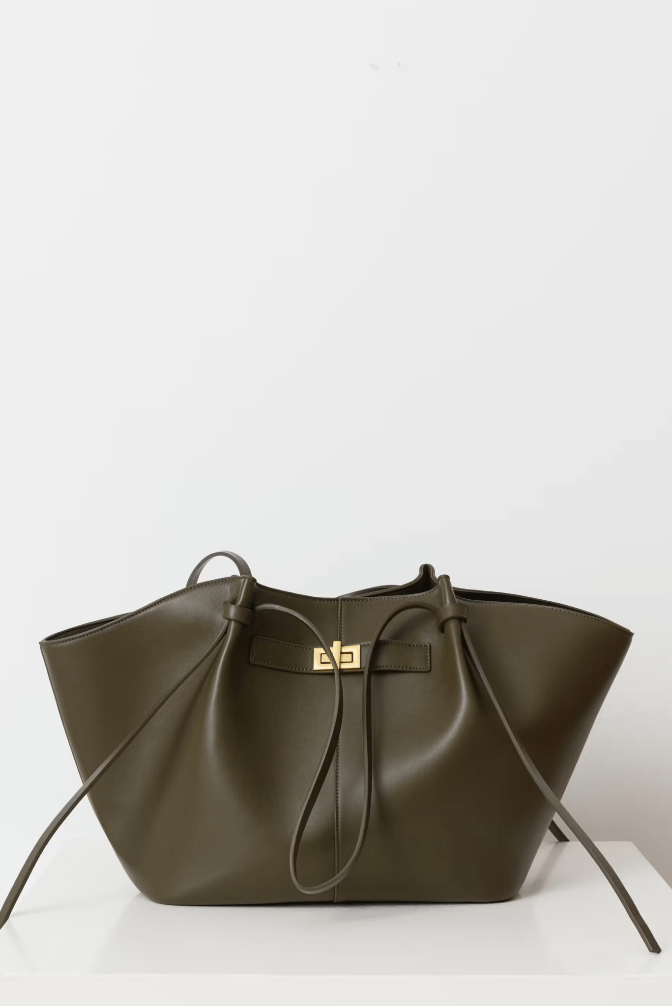 Gerda – Black Leather Shopper Bag