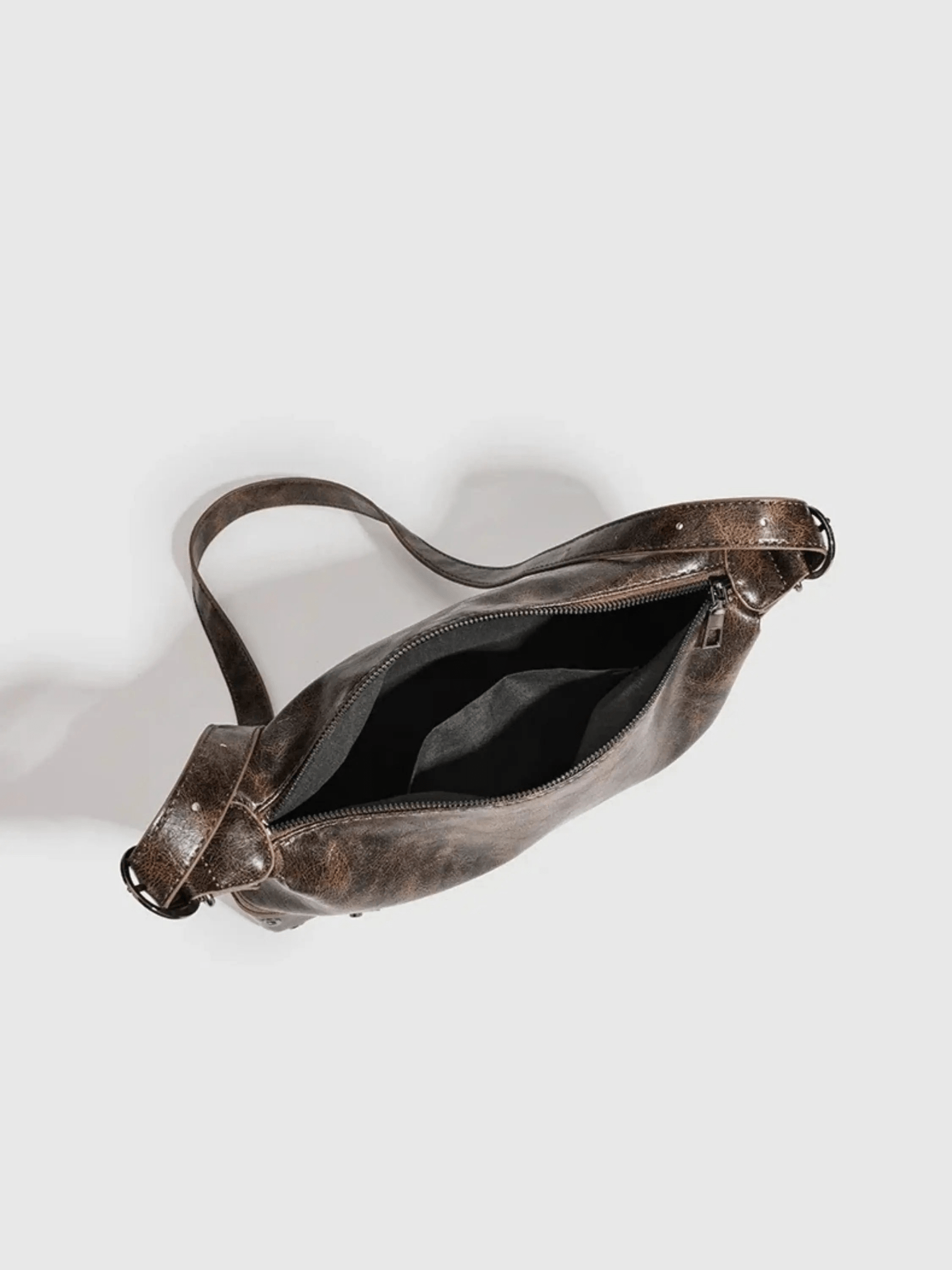 Tilly Vintage Distressed Leather Shoulder Bag – Rustic Charm