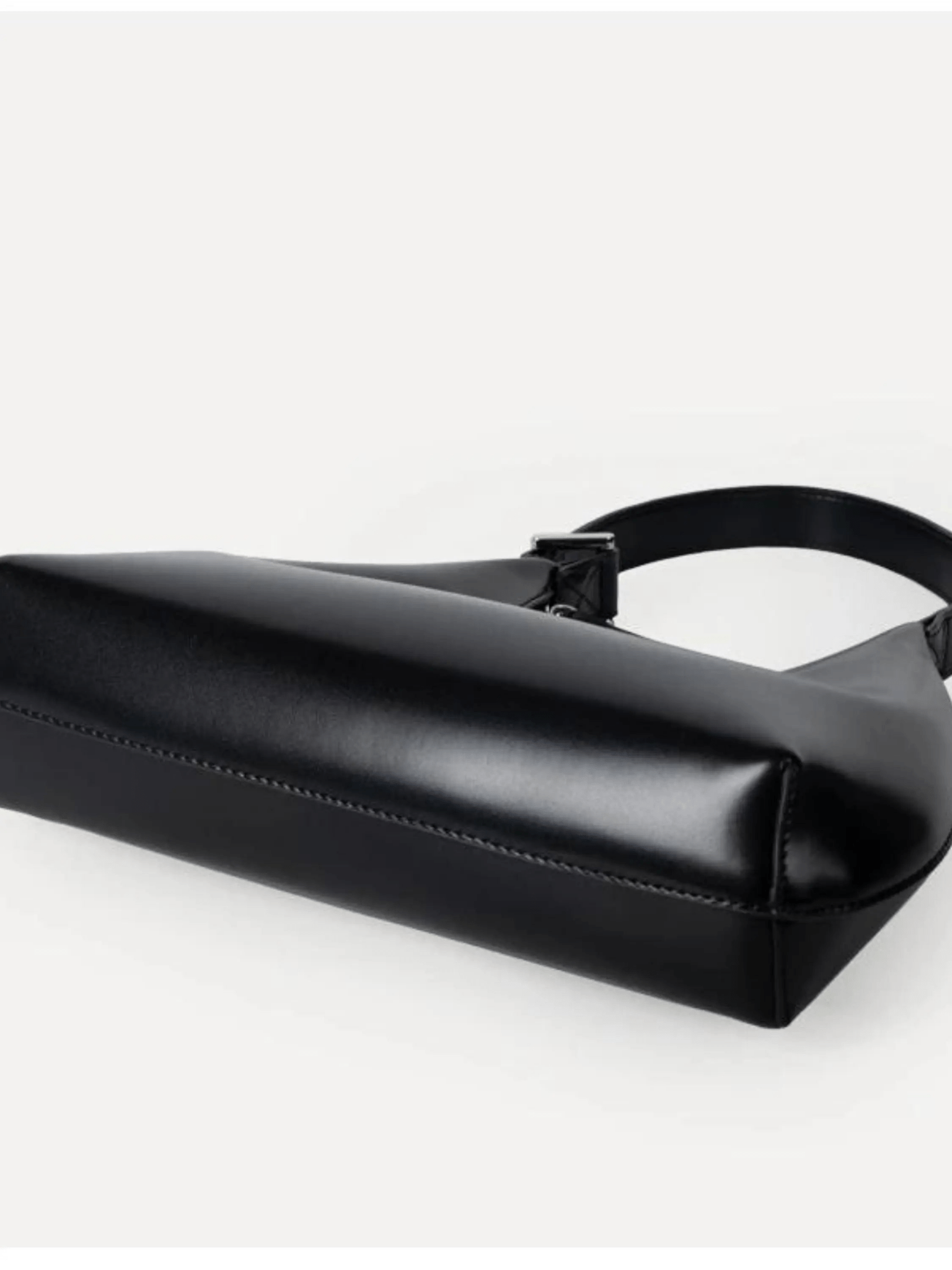 Dark Chocolate Shoulder Bag – Sophisticated Minimalism for Every Occasion