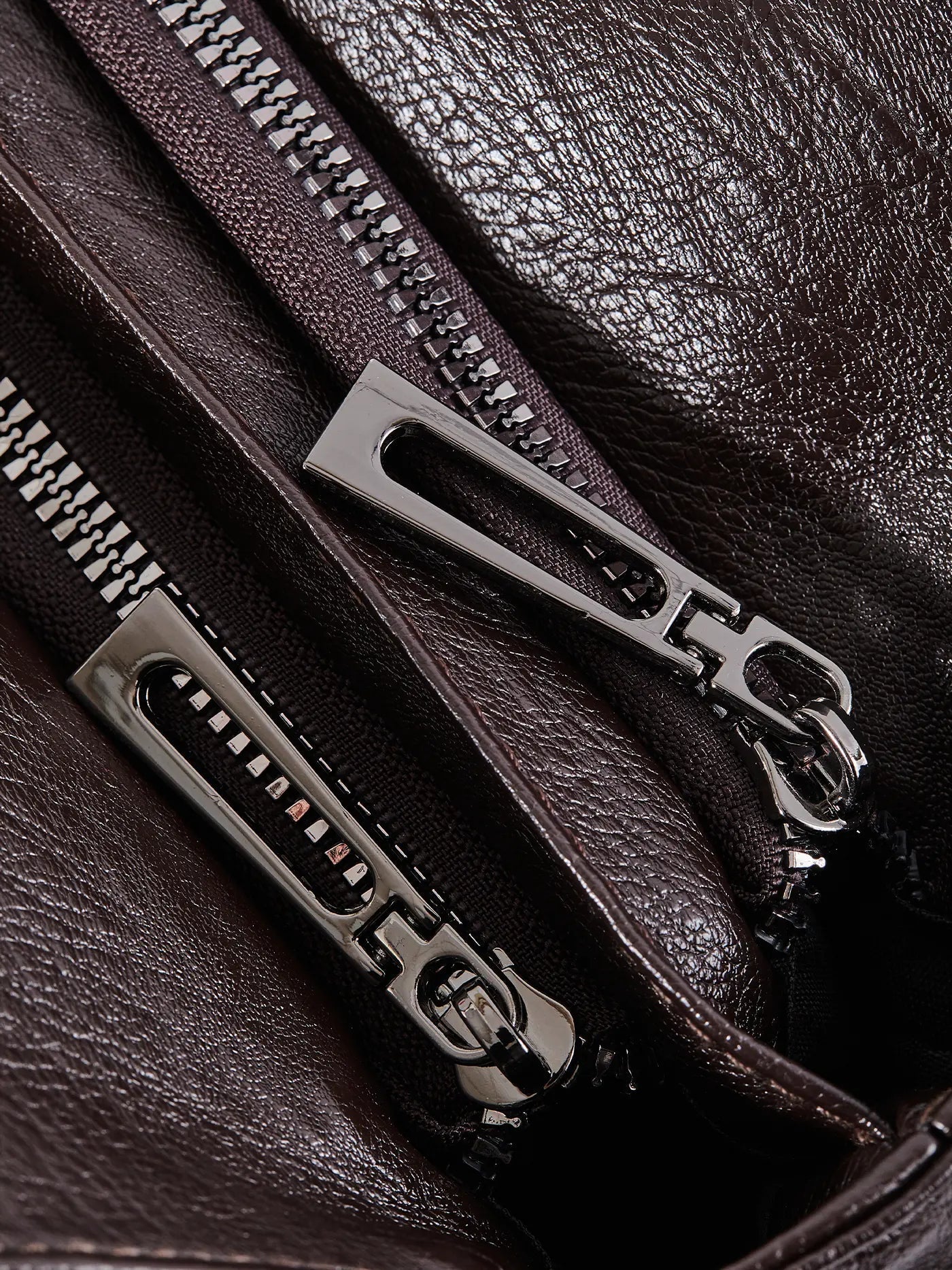 Black Shoulder Bag – Edgy Style with Everyday Functionality