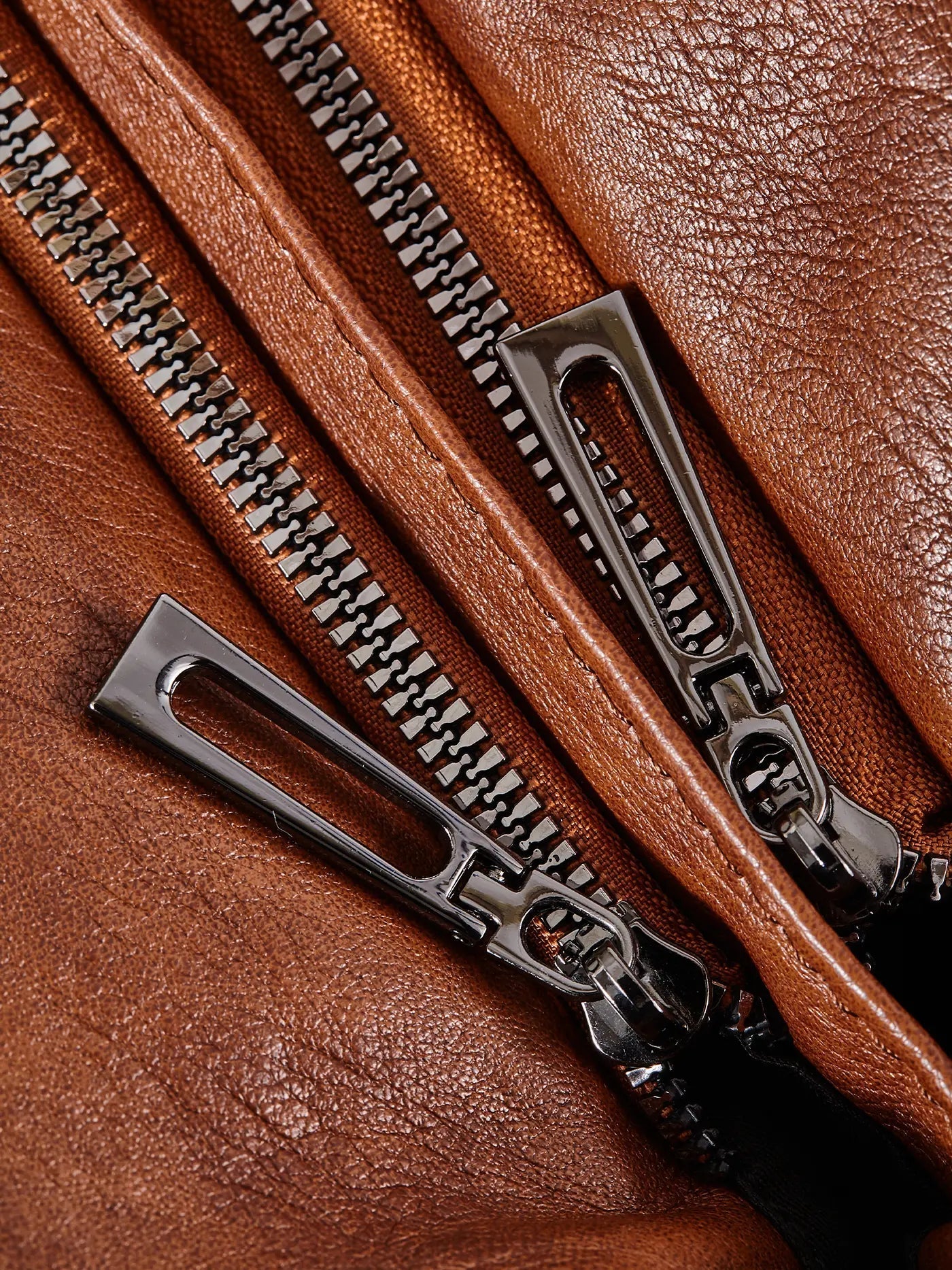 Black Shoulder Bag – Edgy Style with Everyday Functionality