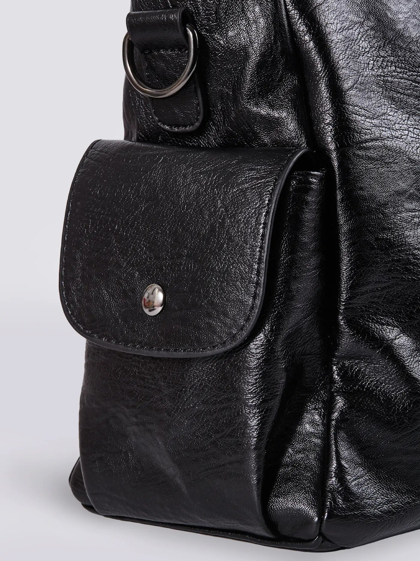 Black Shoulder Bag – Edgy Style with Everyday Functionality