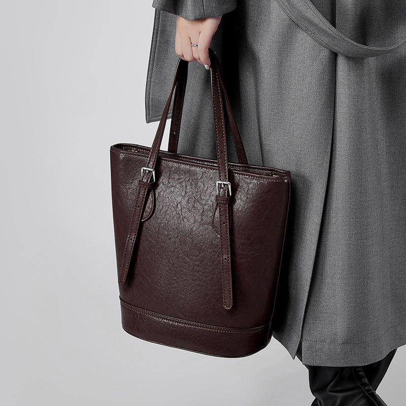 Clara Structured Bucket Tote