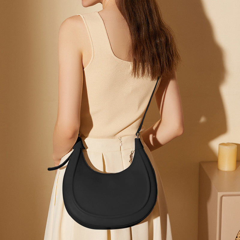 Noir Crescent Shoulder Bag – Black