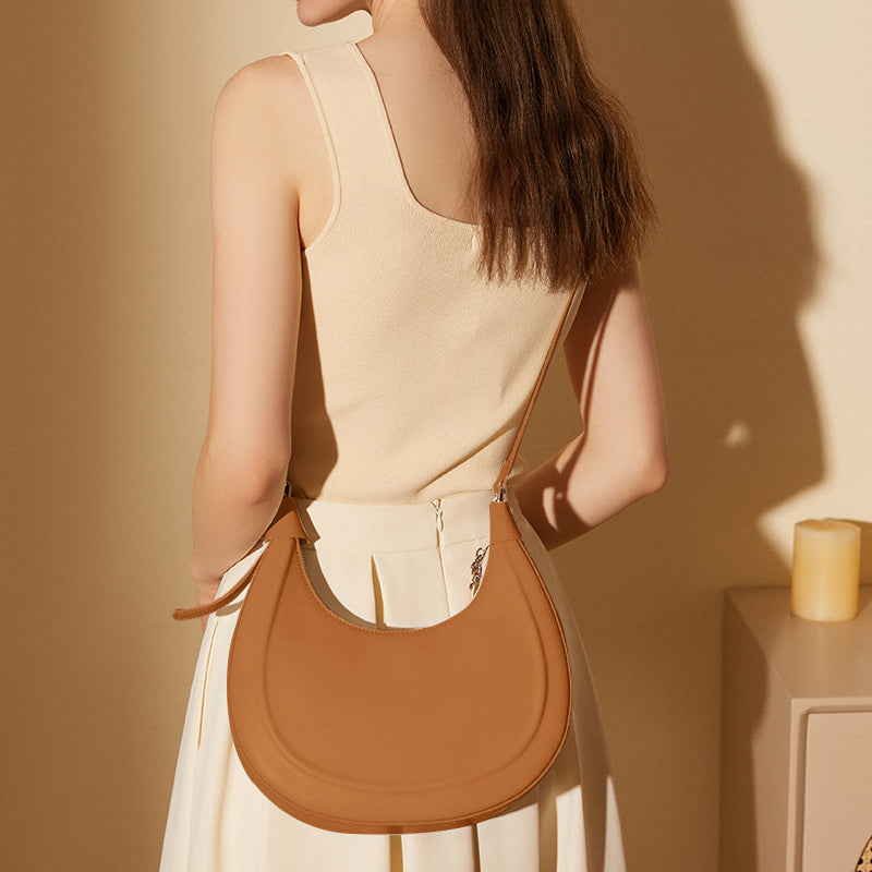 Noir Crescent Shoulder Bag – Black