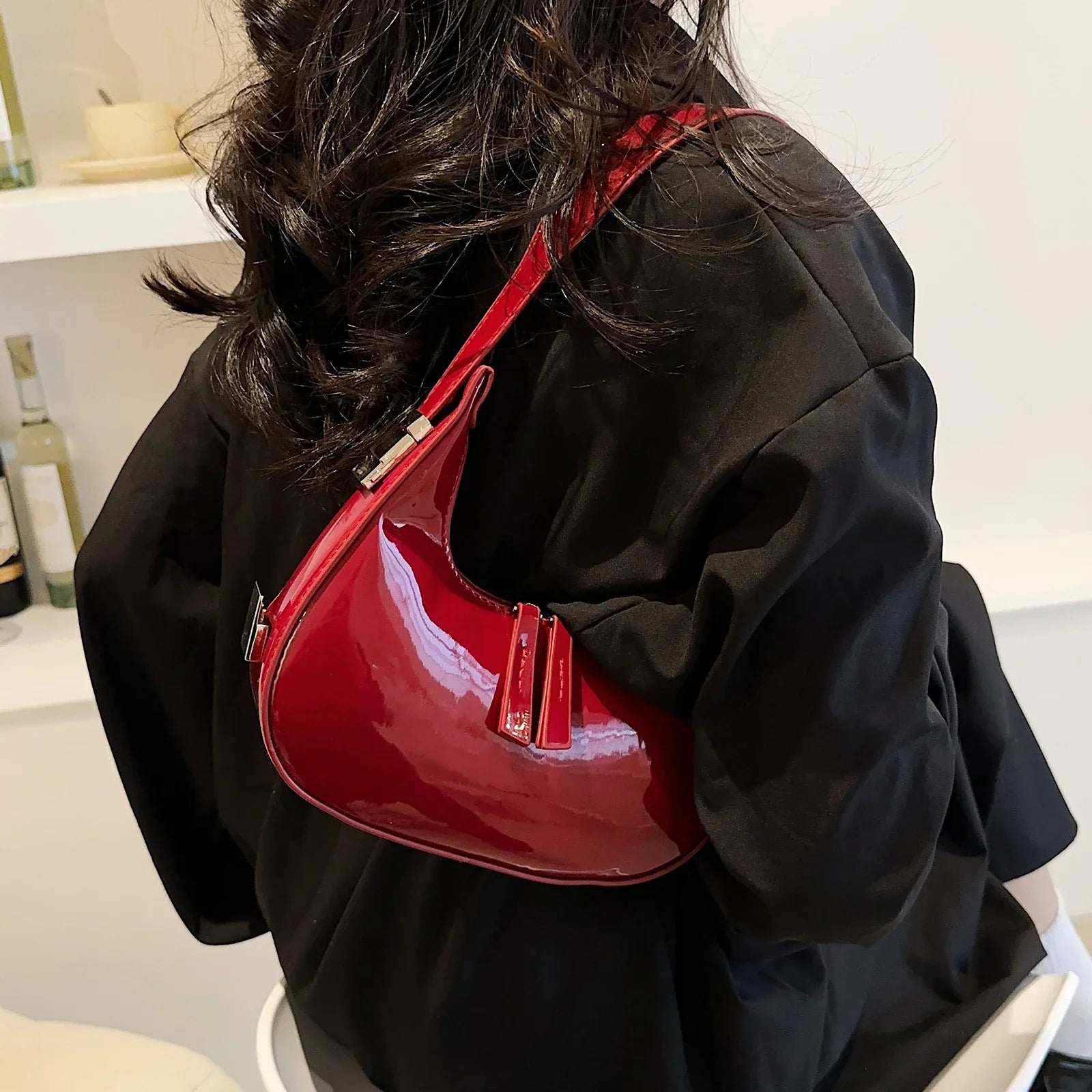Moon – Glossy Red Patent Leather Shoulder Bag