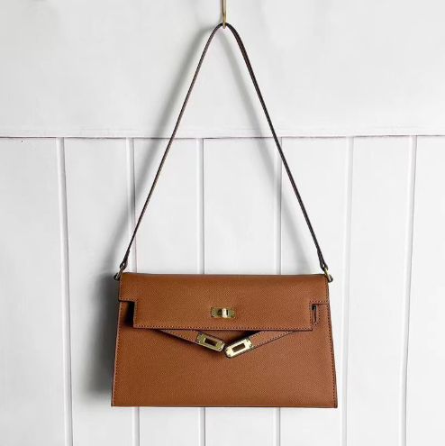 Celeste – Classic Black Leather Crossbody Satchel