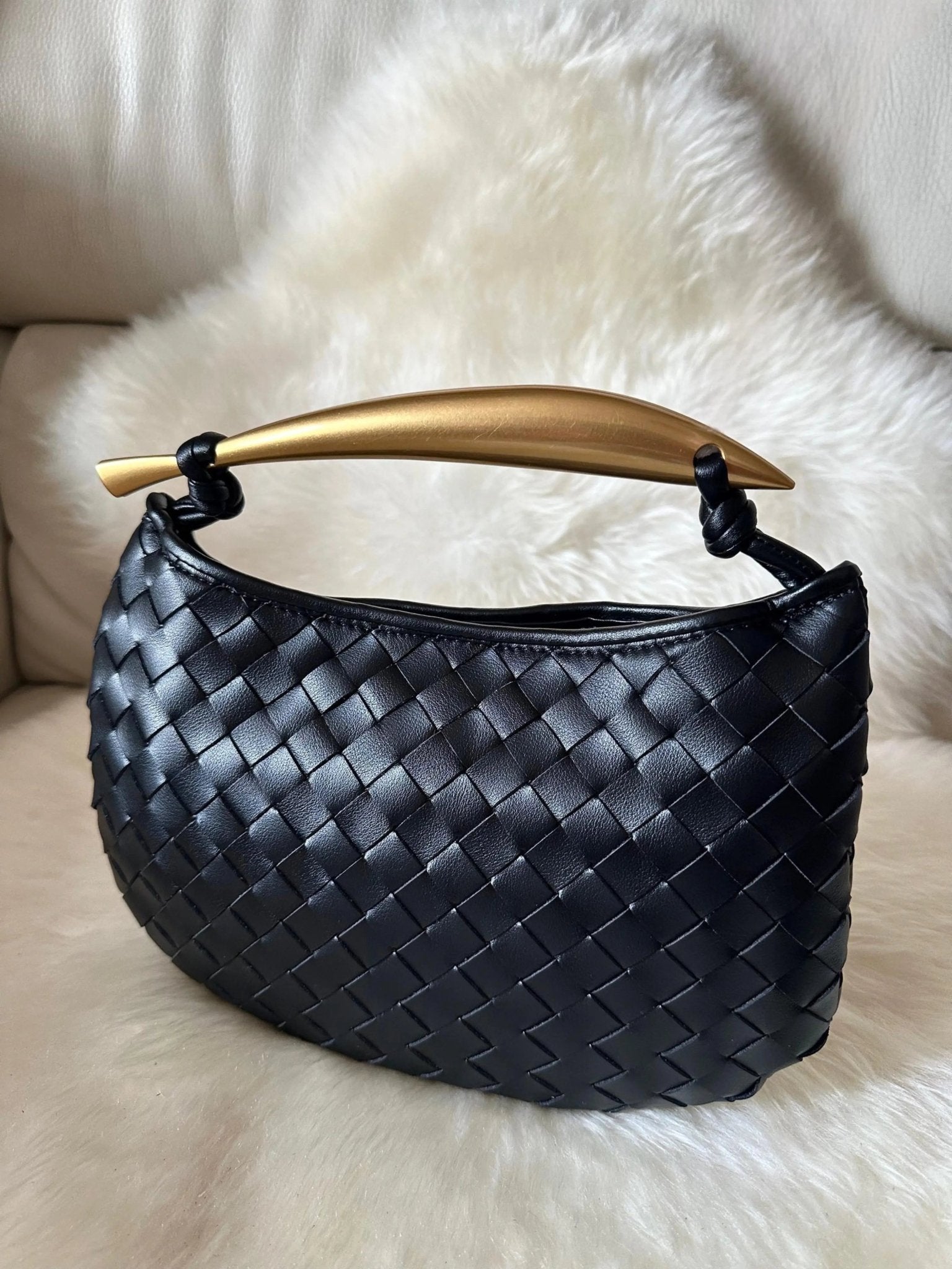 Alexandra – Woven Leather Bag with Sculptural Handle