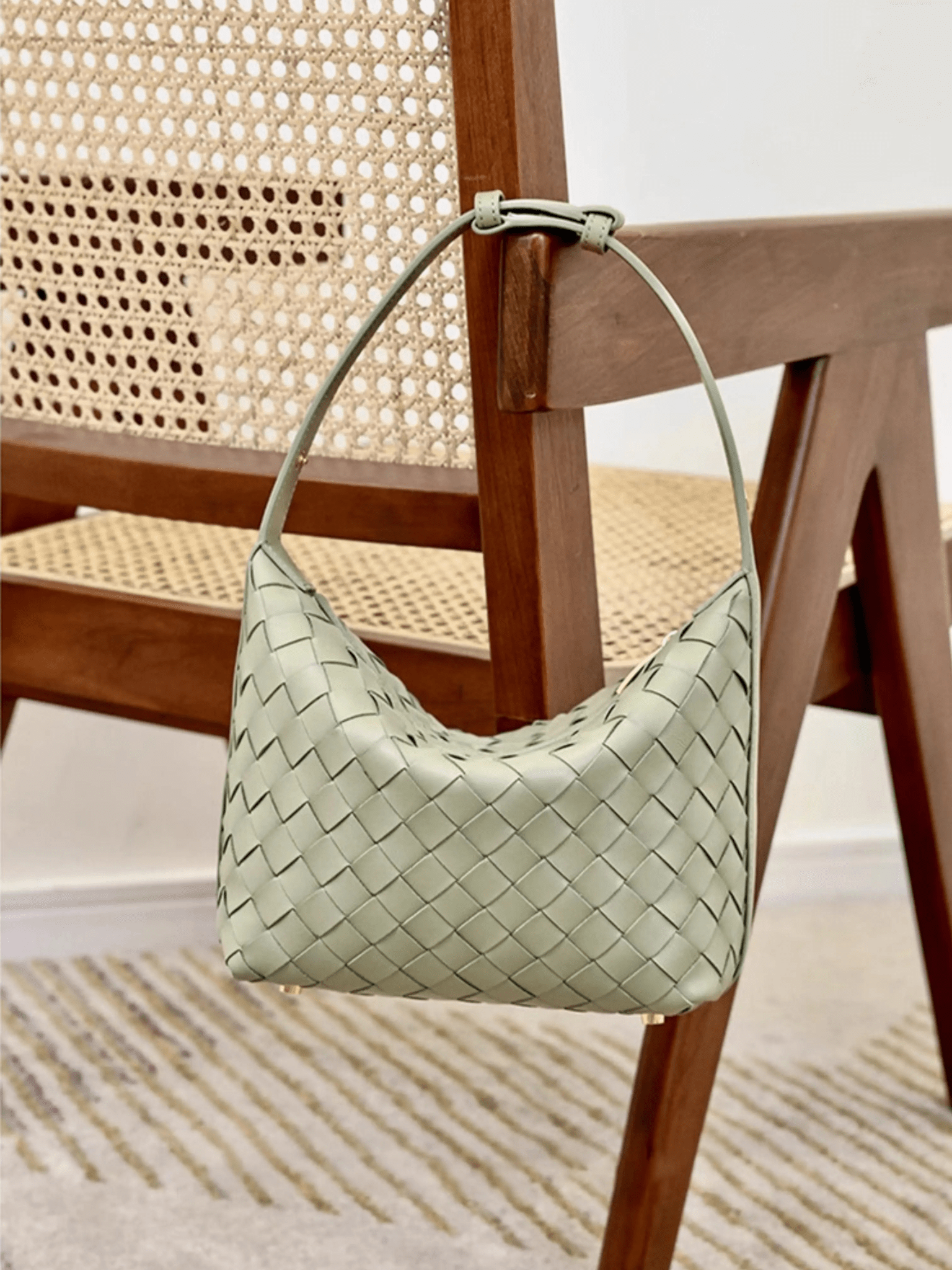 Emily – Luxurious Woven Leather Handbag