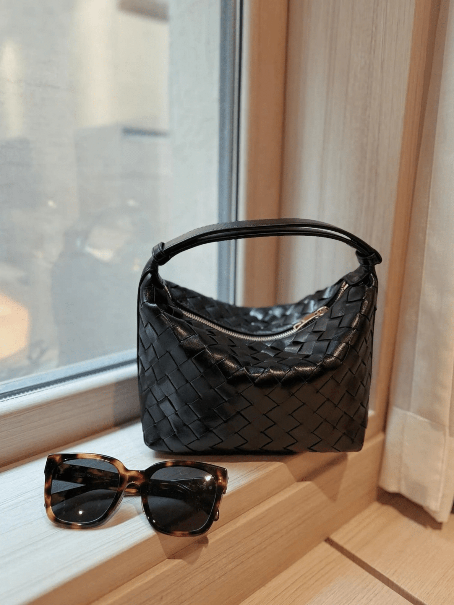 Emily – Luxurious Woven Leather Handbag