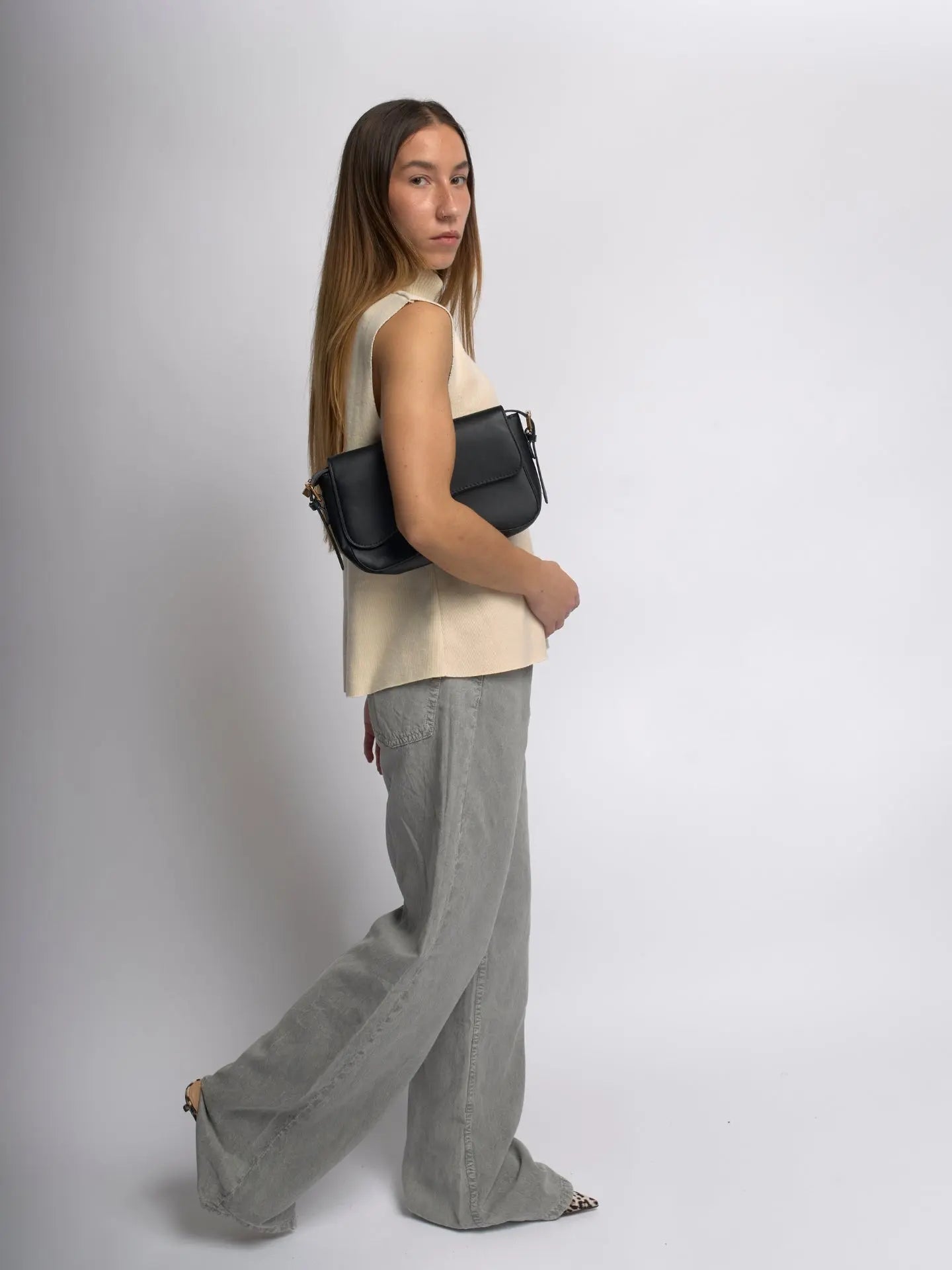 Celeste | Black Leather Shoulder Bag – Sleek & Modern