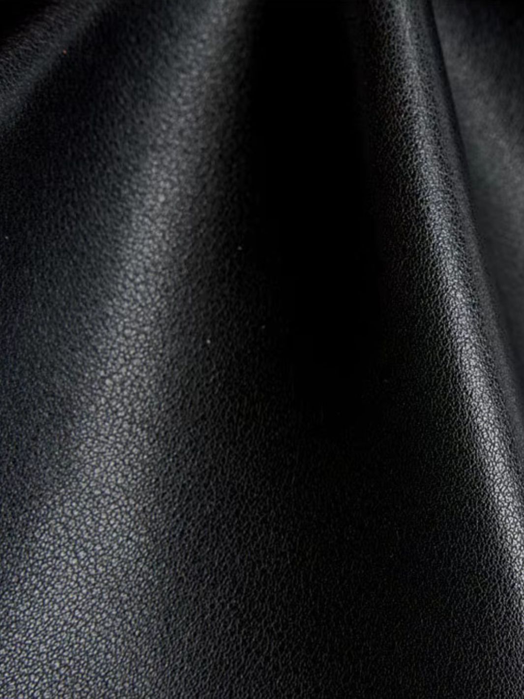 Luna – Black Half-Moon Leather Shoulder Bag