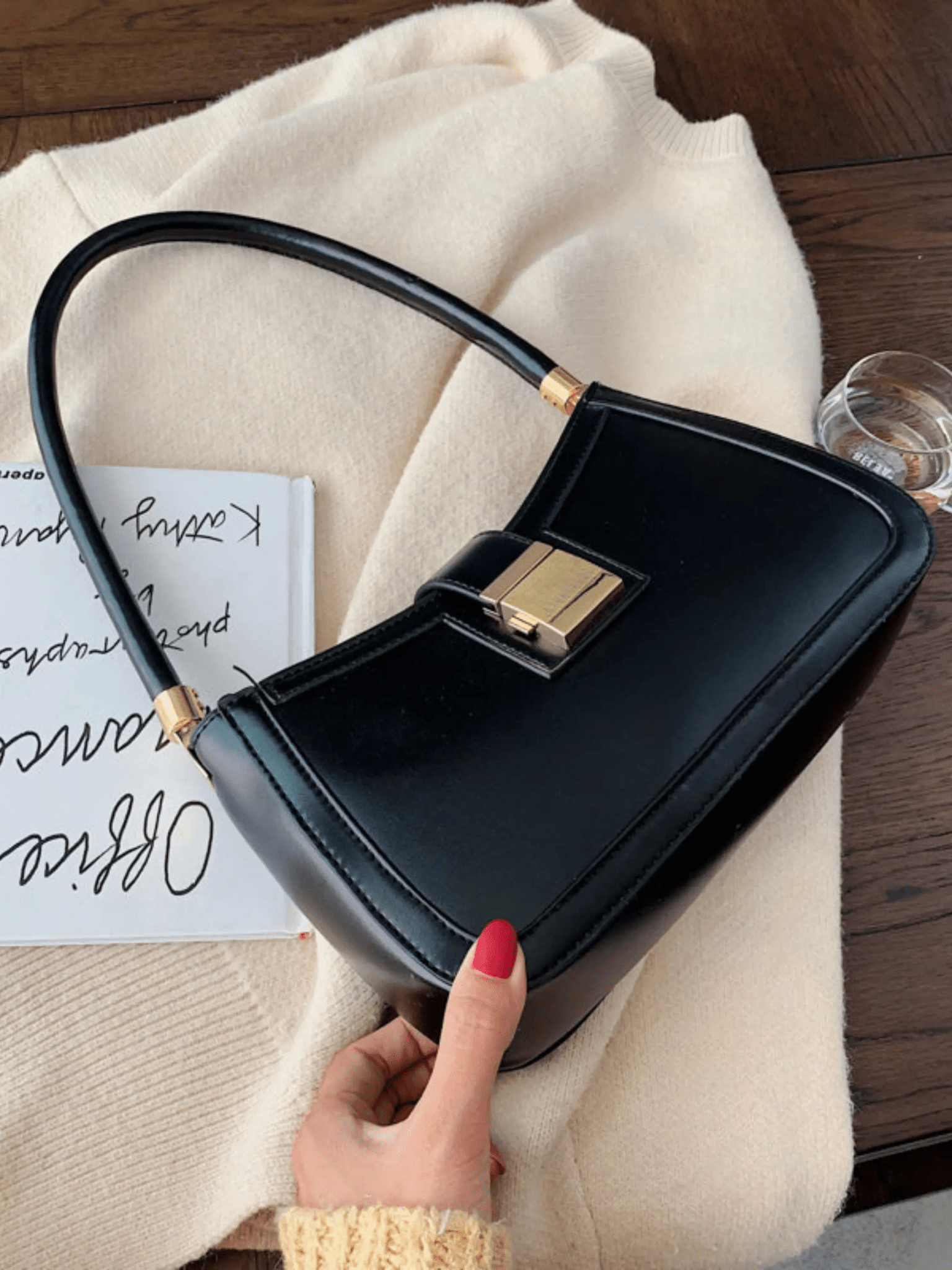 The Vivara Luxe Shoulder Bag