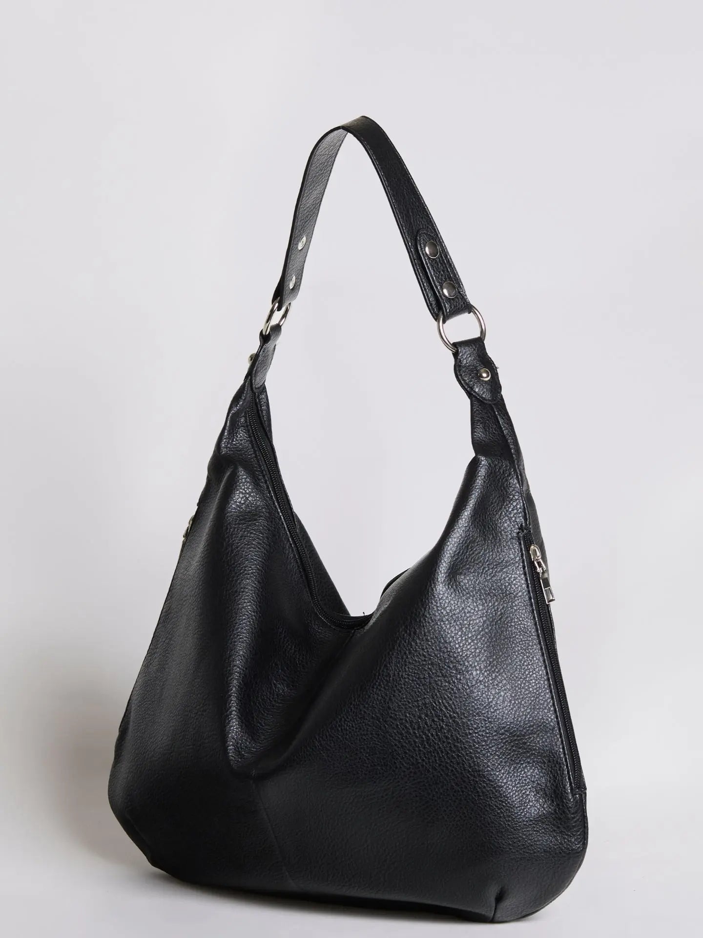 Elegant Black Hobo Bag – Versatile Style for Every Occasion