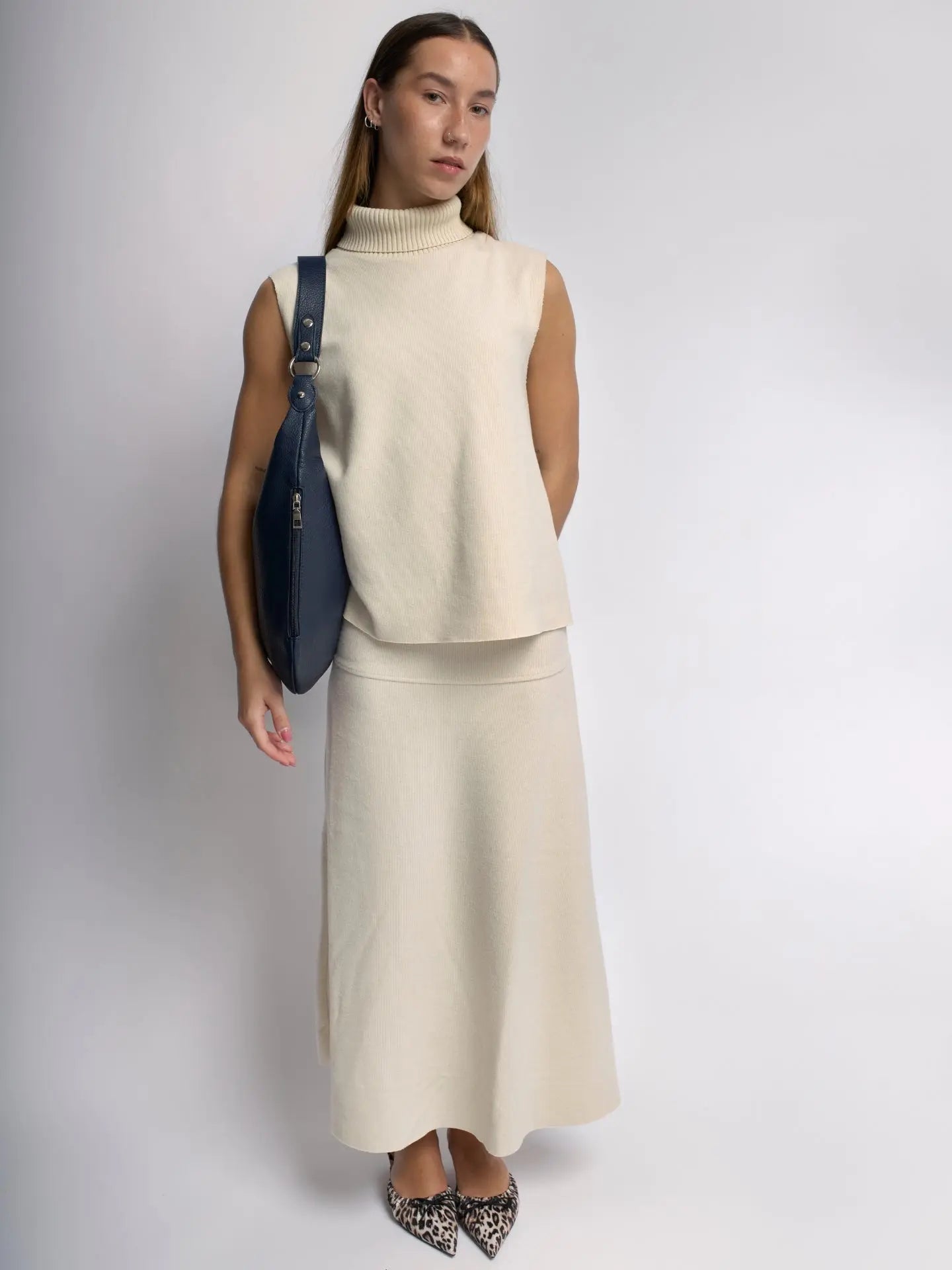 Elegant Black Hobo Bag – Versatile Style for Every Occasion