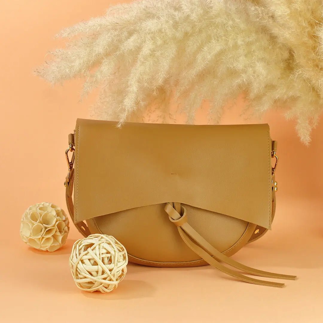 Isla | Contemporary Black Leather Crossbody – Sleek & Stylish