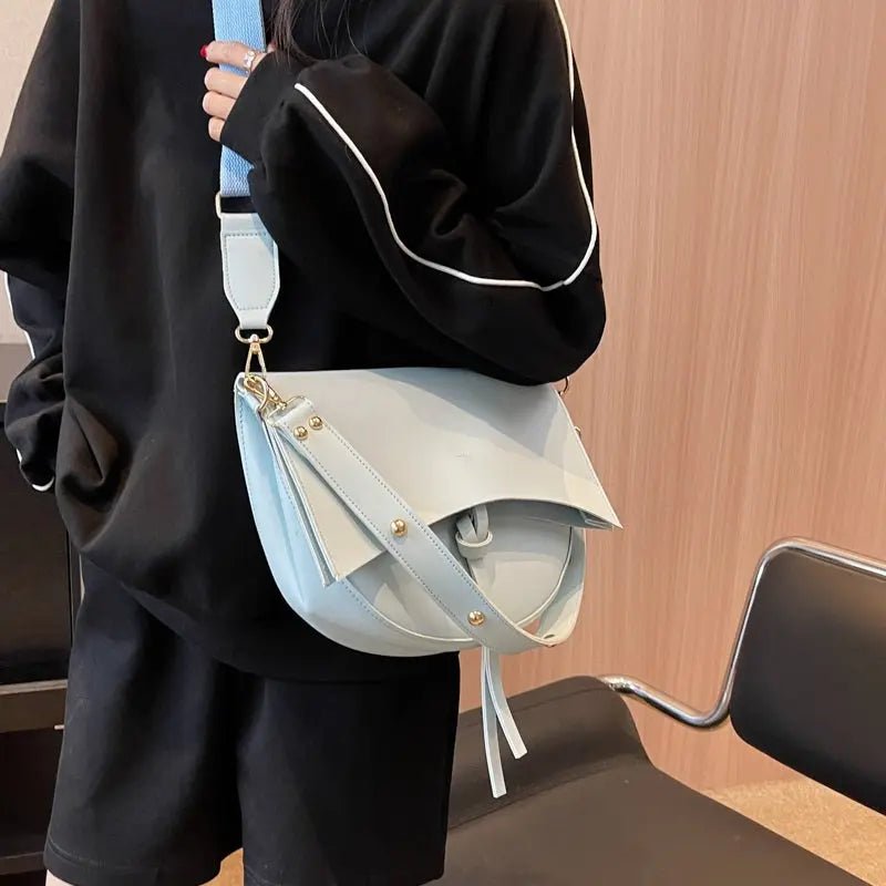 Isla | Contemporary Black Leather Crossbody – Sleek & Stylish