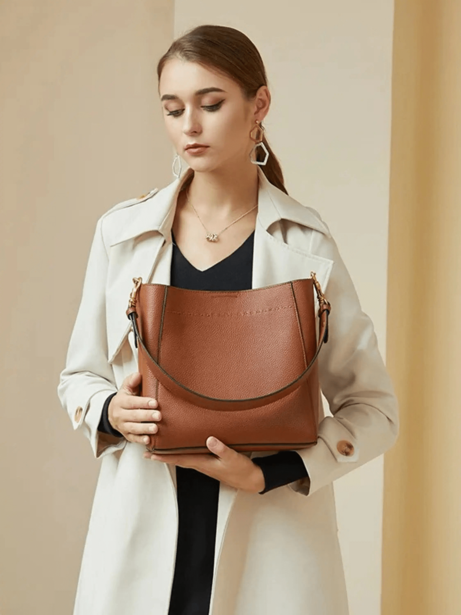 Brown Bucket Shoulder Bag – Classic Simplicity with Everyday Ease