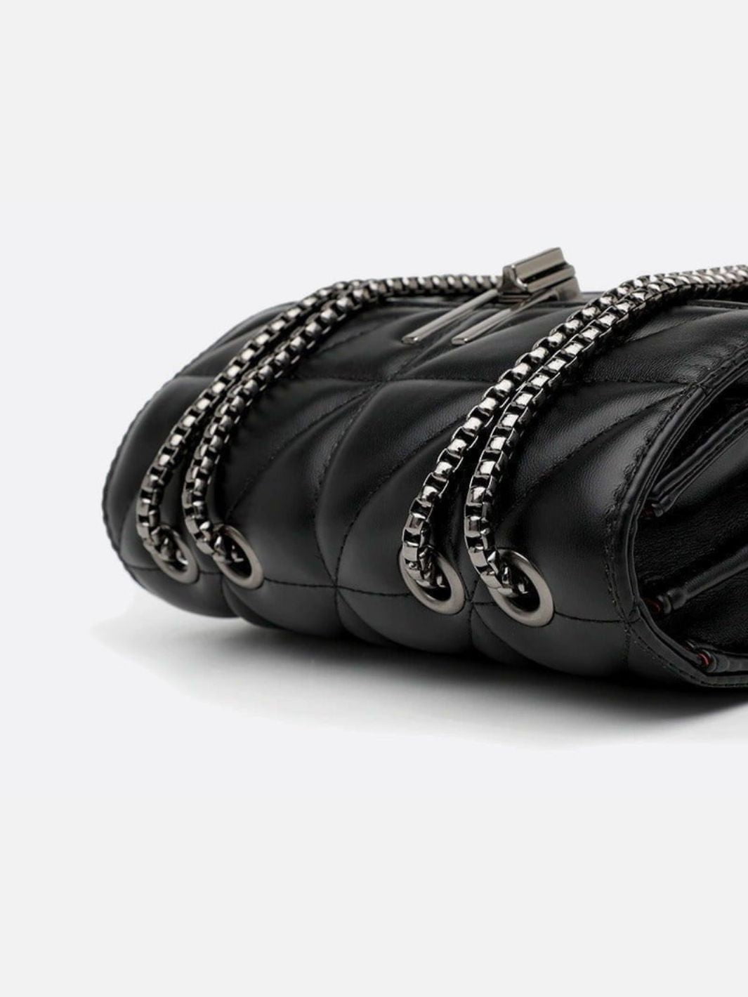 Vivienne | Quilted Black Leather Crossbody – Classic Elegance