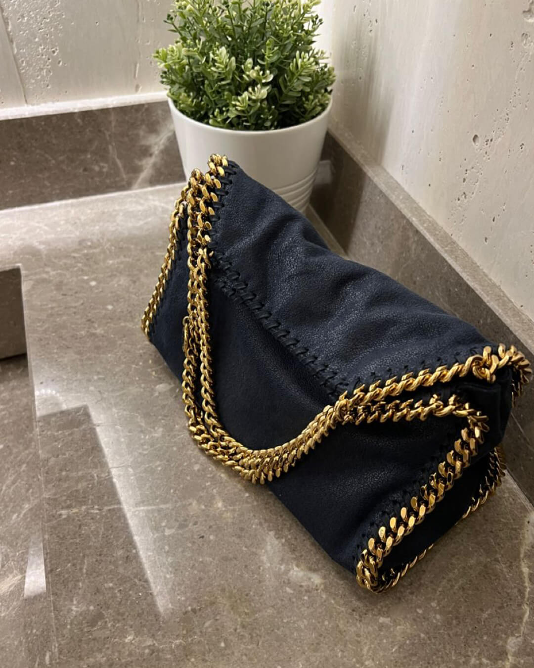 Seame Emma Large Handbag with Elegant Chain Handle