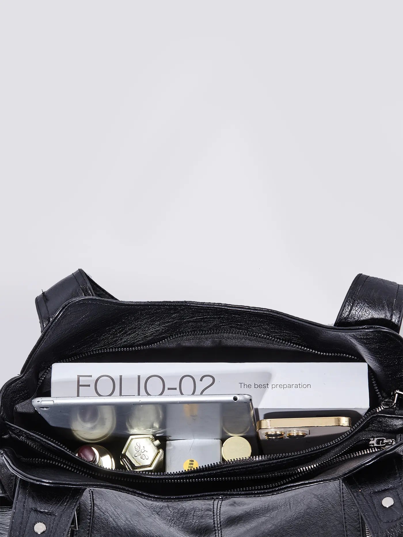 Black Shoulder Bag – Edgy Style with Everyday Functionality