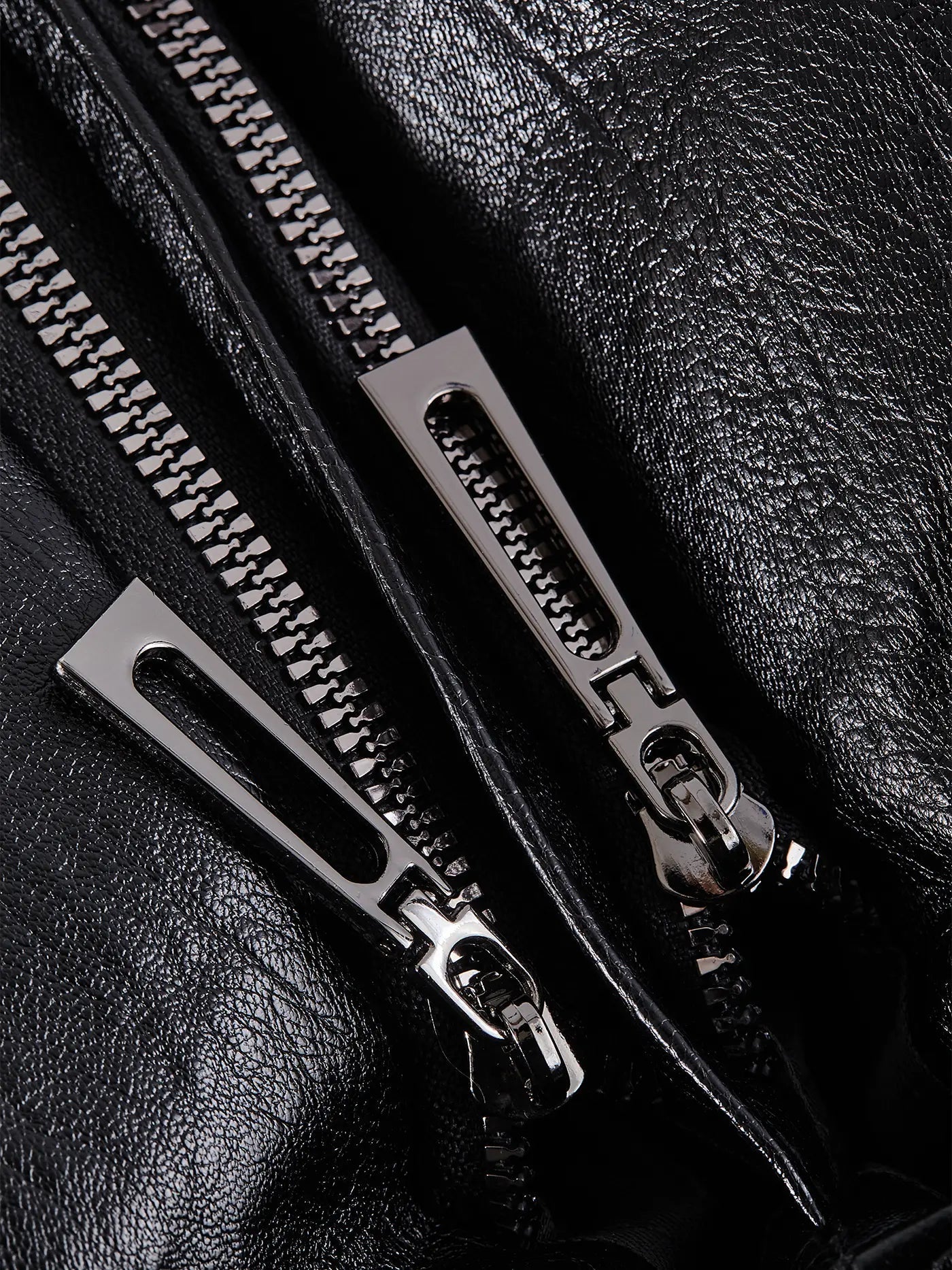 Black Shoulder Bag – Edgy Style with Everyday Functionality