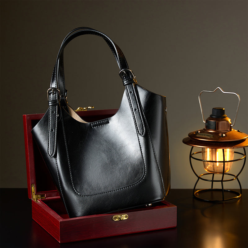 The Noir Étoile Tote