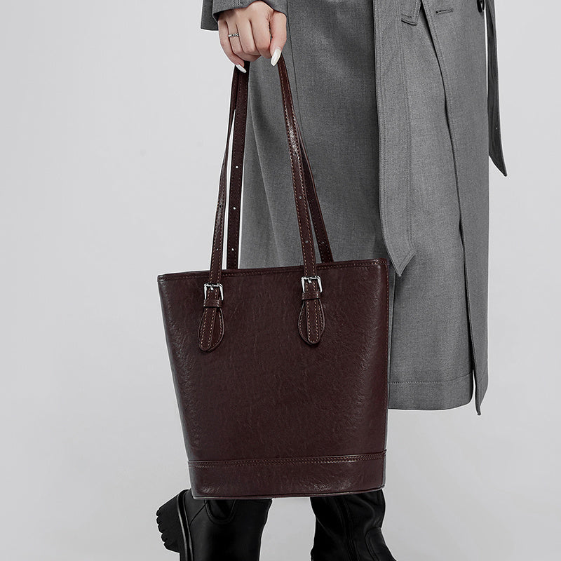 Clara Structured Bucket Tote
